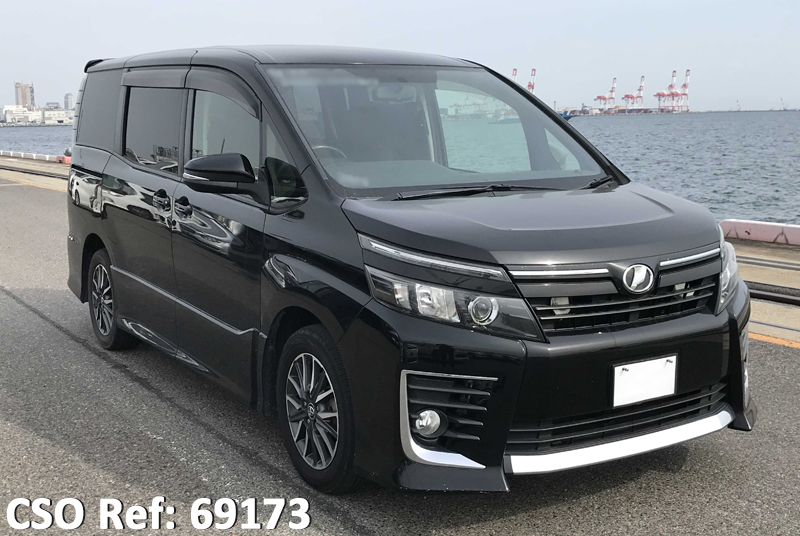 Toyota / Voxy 2014
